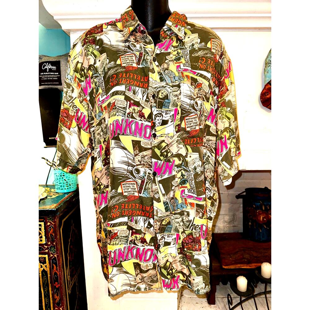 80's UNISEX SILK COMIC SHIRT 1953 JOHN BELACASTRO STRANGERS ON SATELLITE C
